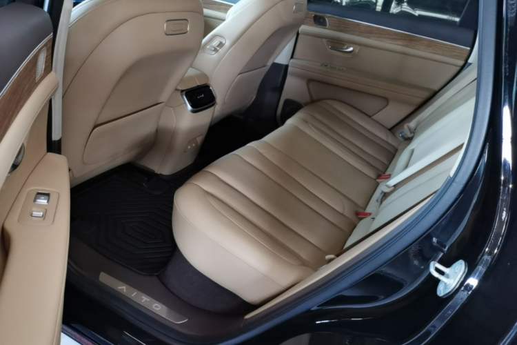 Used Hima AITO M7 2024 1.5T Intelligent Driving 4WD Max Edition 5 Seats Left Rear Seat