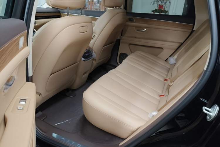 Used Hima AITO M7 2024 1.5T Intelligent Driving Rear-Drive Pro Version 5 Seats Left Rear Seat