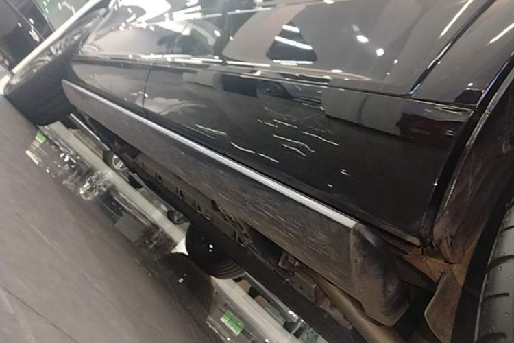 Used Hima AITO M7 2024 1.5T Rear-Drive Plus Version 5 Seats Left Side Sill