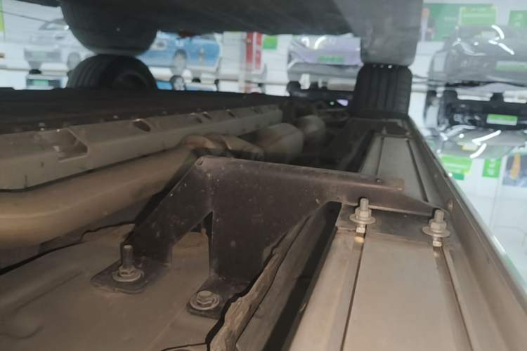 Used Hima AITO M7 2024 1.5T Rear-Drive Plus Version 5 Seats Left Side Sill