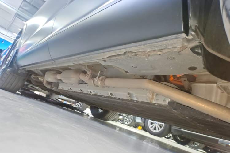 Used Hima AITO M7 2024 1.5T Rear-Drive Plus Version 5 Seats Left Side Sill