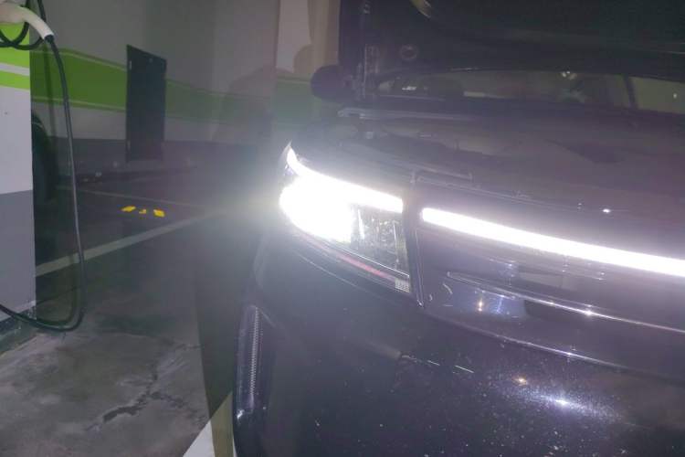 Used Hima AITO M7 2024 1.5T Intelligent Driving Rear-Drive Pro Version 5 Seats Ternary Lithium Battery Right Front Headlight