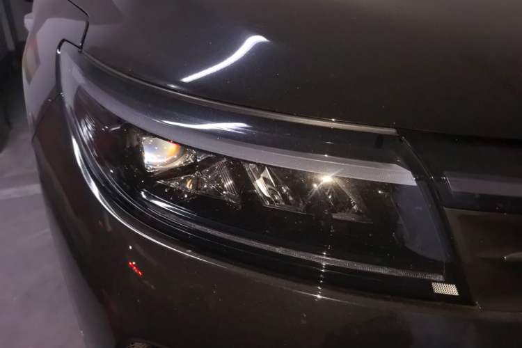 Used Hima AITO M7 2024 1.5T Intelligent Driving Rear-Drive Pro Version 5 Seats Right Front Headlight