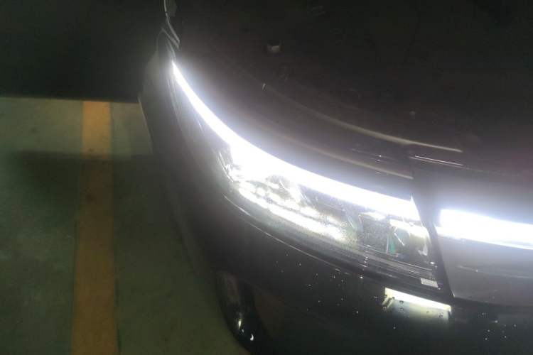 Used Hima AITO M7 2024 1.5T Intelligent Driving Rear-Drive Ultra Version 6 Seats Right Front Headlight