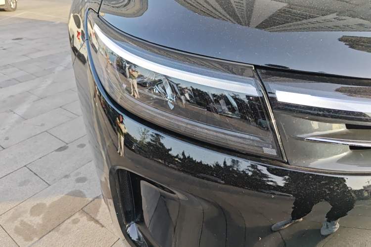 Used Hima AITO M7 2024 1.5T Intelligent Driving Rear-Drive Pro Version 5 Seats Right Front Headlight