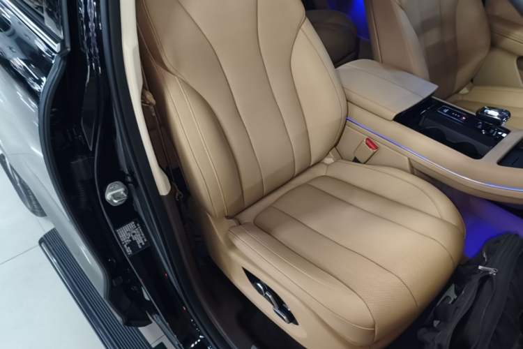 Used Hima AITO M7 2024 1.5T Intelligent Driving Rear-Drive Pro Version 6 Seats Right Front Seat