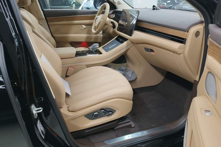 Used Hima AITO M7 2024 1.5T Intelligent Driving Rear-Drive Pro Version 5 Seats Right Front Seat