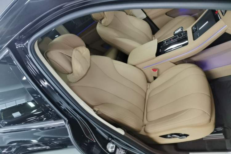 Used Hima AITO M7 2024 1.5T Intelligent Drive Rear-Drive Ultra Version 5 Seats Right Front Seat