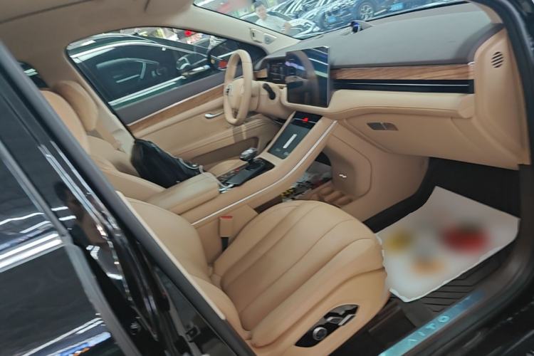 Used Hima AITO M7 2024 1.5T Intelligent Drive Rear-Drive Ultra Version 5 Seats Right Front Seat