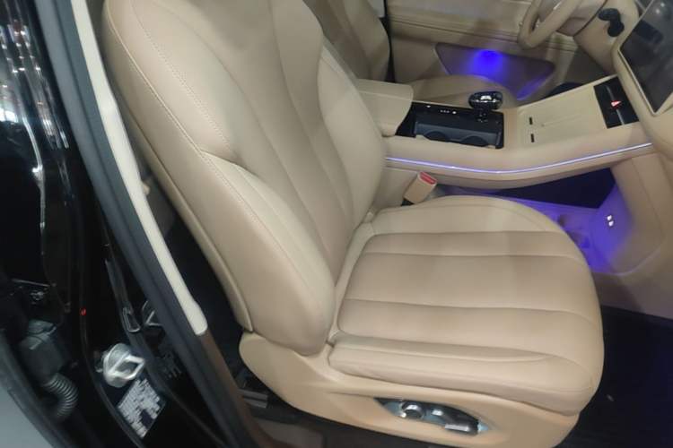 Used Hima AITO M7 2024 1.5T Intelligent Driving Rear-Drive Ultra Version 6 Seats Right Front Seat