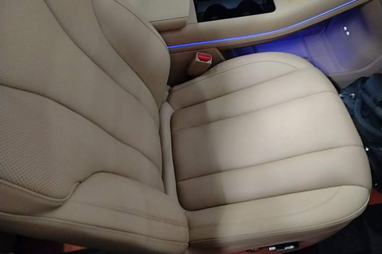 Used Hima AITO M7 2024 1.5T Intelligent Driving Rear-Drive Max Edition 6 Seats Right Front Seat