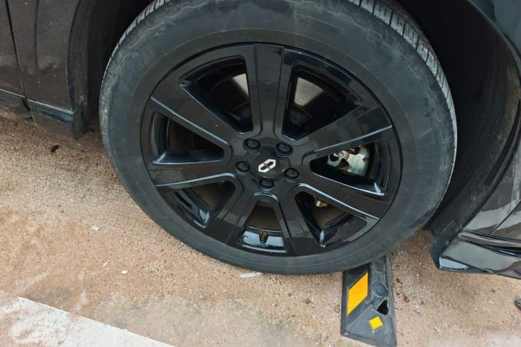 Used Hima AITO M7 2024 1.5T Intelligent Drive 4WD Ultra Version 5 Seats Right Front Wheel Hub