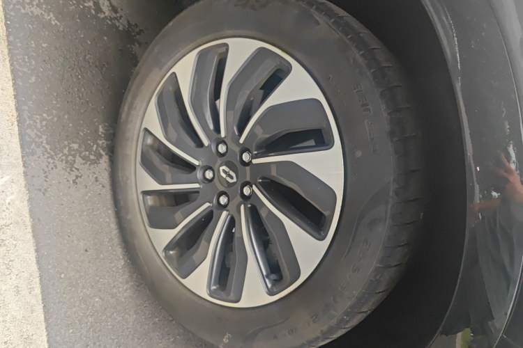 Used Hima AITO M7 2024 1.5T Intelligent Driving 4WD Max Edition 5 Seats Right Front Wheel Hub