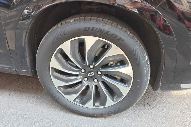 Used Hima AITO M7 2024 1.5T Intelligent Driving Rear-Drive Max Edition 5 Seats Right Front Wheel Hub