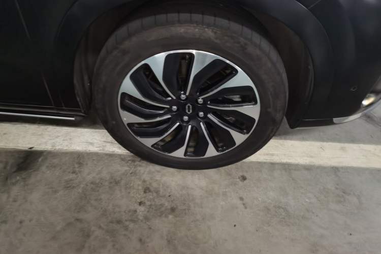 Used Hima AITO M7 2024 1.5T Intelligent Driving Rear-Drive Max Edition 6 Seats Right Front Wheel Hub