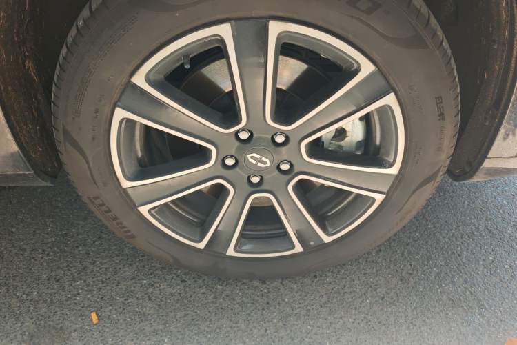 Used Hima AITO M7 2024 1.5T Intelligent Driving 4WD Pro Edition 5 Seats Right Front Wheel Hub