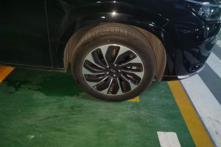 Used Hima AITO M7 2024 1.5T Intelligent Driving 4WD Max Edition 5 Seats Right Front Wheel Hub