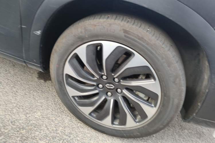 Used Hima AITO M7 2024 1.5T Intelligent Driving 4WD Max Edition 5 Seats Right Front Wheel Hub