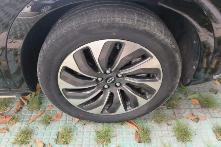 Used Hima AITO M7 2024 1.5T Intelligent Driving Rear-Drive Max Edition 5 Seats Right Front Wheel Hub
