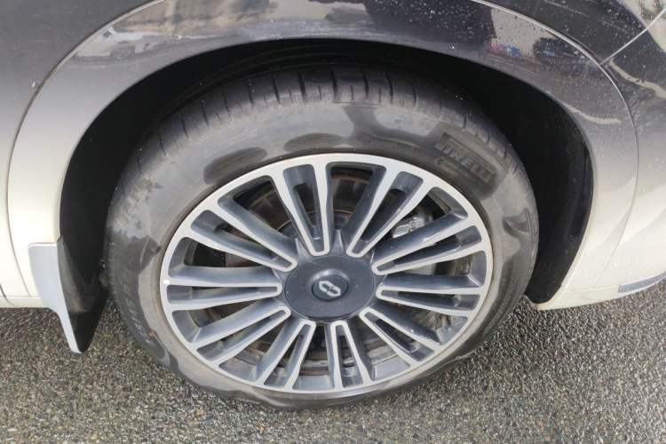 Used Hima AITO M7 2024 1.5T Intelligent Drive Rear-Drive Ultra Version 5 Seats Right Front Wheel Hub