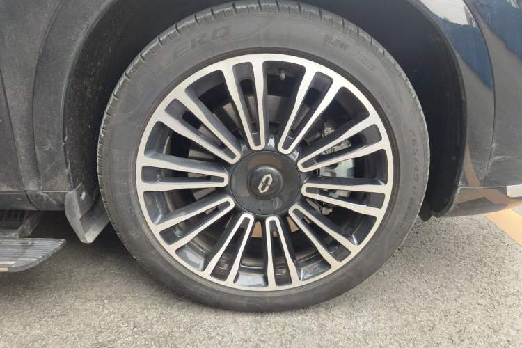 Used Hima AITO M7 2024 1.5T Intelligent Driving Rear-Drive Ultra Version 6 Seats Right Front Wheel Hub