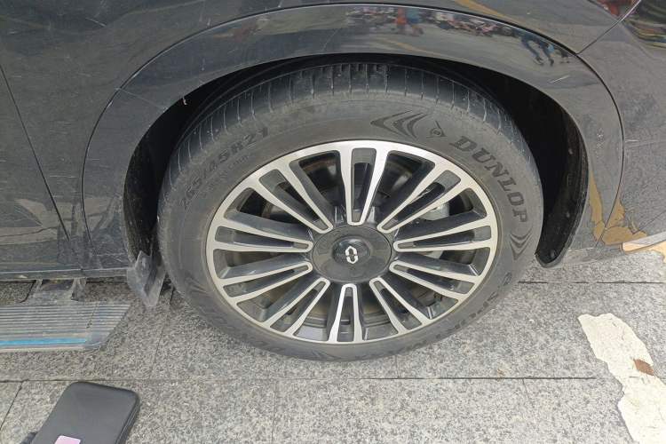 Used Hima AITO M7 2024 1.5T Intelligent Drive Rear-Drive Ultra Version 5 Seats Right Front Wheel Hub