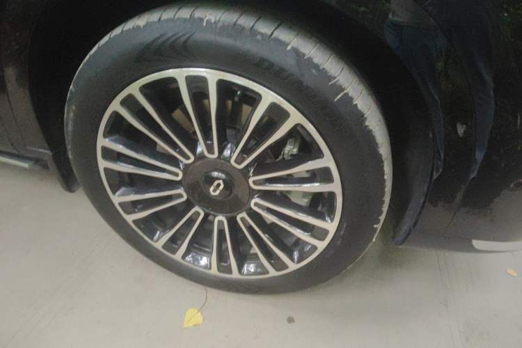 Used Hima AITO M7 2024 1.5T Intelligent Driving 4WD Max Edition 5 Seats Right Front Wheel Hub