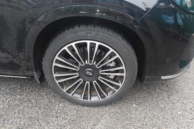 Used Hima AITO M7 2024 1.5T Intelligent Driving Rear-Drive Max Edition 6 Seats Right Front Wheel Hub