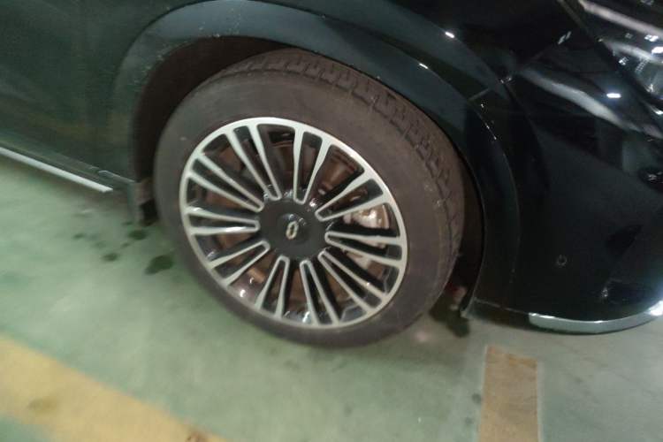Used Hima AITO M7 2024 1.5T Intelligent Driving Rear-Drive Ultra Version 6 Seats Right Front Wheel Hub