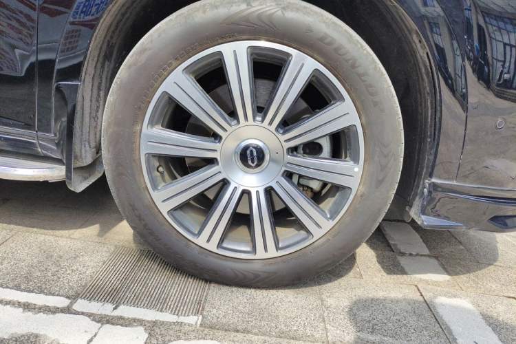 Used Hima AITO M7 2024 1.5T Intelligent Driving Rear-Drive Ultra Version 6 Seats Right Front Wheel Hub