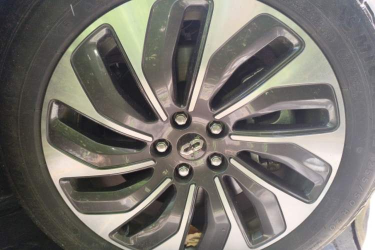 Used Hima AITO M7 2024 1.5T Intelligent Driving Rear-Drive Max Edition 5 Seats Right Front Wheel Hub