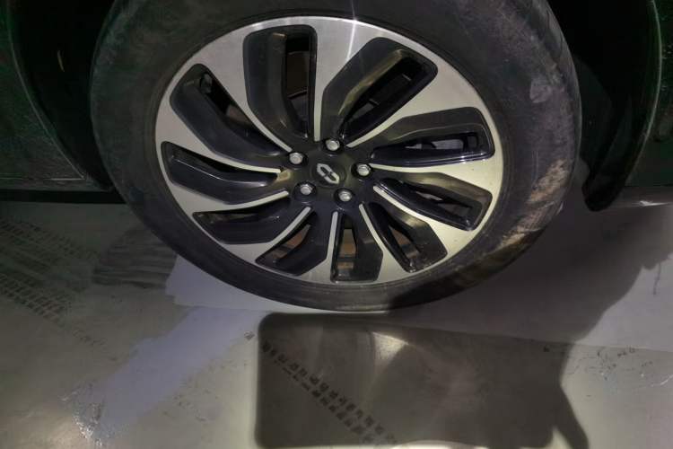 Used Hima AITO M7 2024 1.5T Intelligent Driving 4WD Max Edition 5 Seats Right Front Wheel Hub