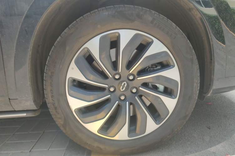 Used Hima AITO M7 2024 1.5T Intelligent Driving 4WD Max Edition 5 Seats Right Front Wheel Hub