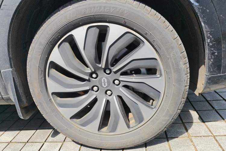 Used Hima AITO M7 2024 1.5T Intelligent Driving Rear-Drive Max Edition 5 Seats Right Front Wheel Hub