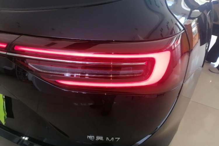 Used Hima AITO M7 2024 1.5T Intelligent Driving Rear-Drive Pro Version 5 Seats Right Rear Taillight
