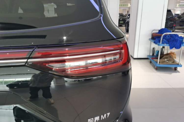 Used Hima AITO M7 2024 1.5T Intelligent Drive 4WD Ultra Version 5 Seats Right Rear Taillight