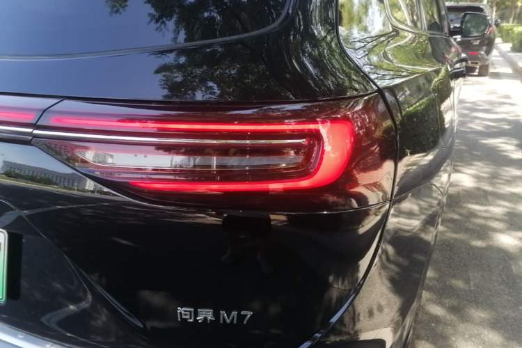 Used Hima AITO M7 2024 1.5T Intelligent Driving Rear-Drive Pro Version 5 Seats Right Rear Taillight