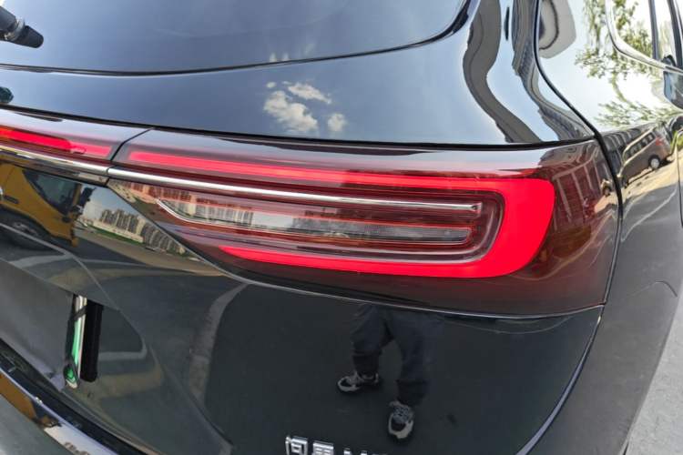 Used Hima AITO M7 2024 1.5T Four-Wheel Drive Plus Version 5 Seats Right Rear Taillight