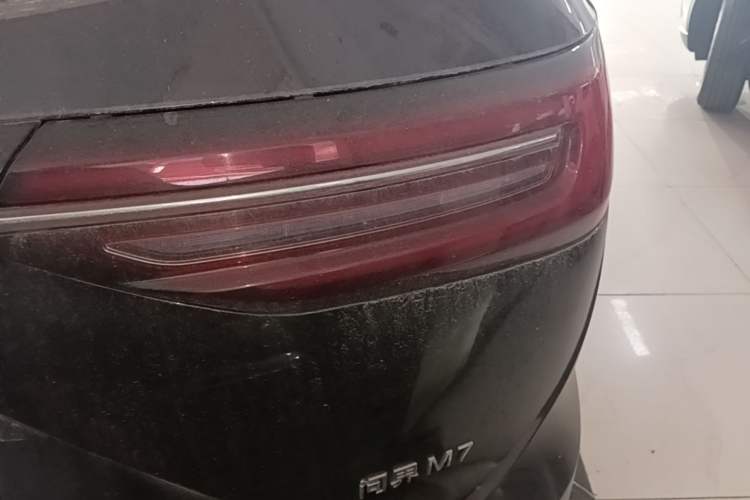 Used Hima AITO M7 2024 1.5T Rear-Drive Plus Version 5 Seats Right Rear Taillight