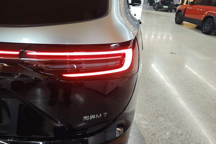 Used Hima AITO M7 2024 1.5T Intelligent Driving 4WD Max Edition 5 Seats Right Rear Taillight