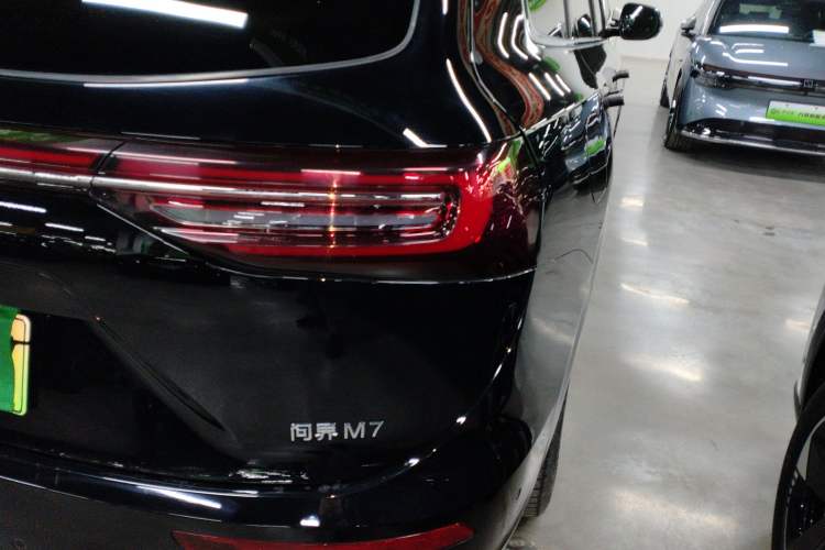 Used Hima AITO M7 2024 1.5T Rear-Drive Plus Version 5 Seats Right Rear Taillight