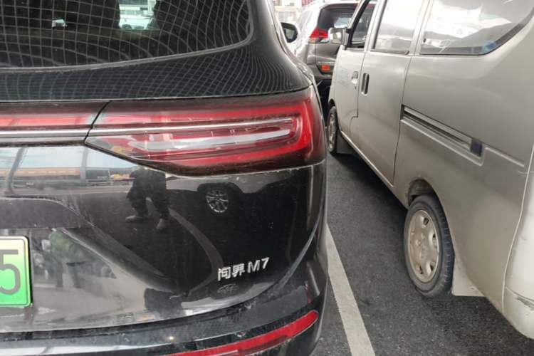 Used Hima AITO M7 2024 1.5T Rear-Drive Plus Version 5 Seats Right Rear Taillight
