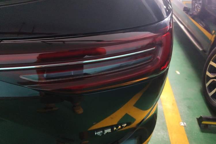 Used Hima AITO M7 2024 1.5T Rear-Drive Plus Version 5 Seats Right Rear Taillight
