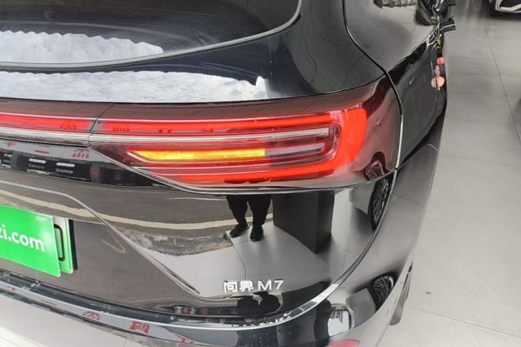 Used Hima AITO M7 2024 1.5T Intelligent Driving Rear-Drive Max Edition 5 Seats Right Rear Taillight