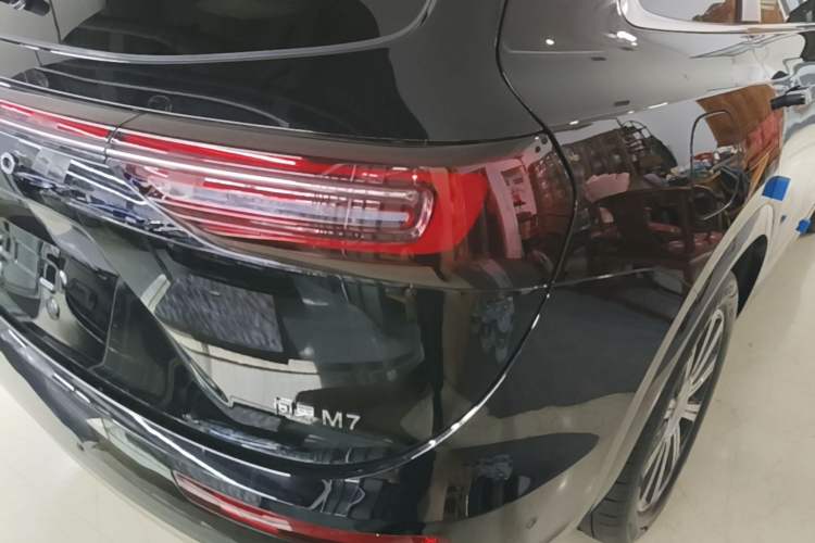 Used Hima AITO M7 2024 1.5T Intelligent Driving Rear-Drive Pro Version 5 Seats Right Rear Taillight
