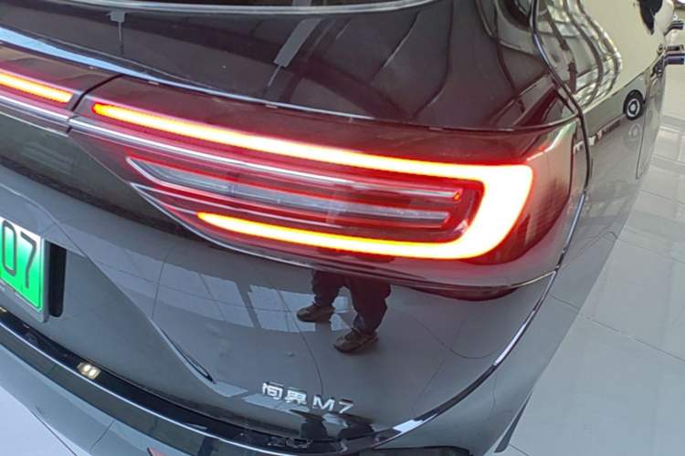 Used Hima AITO M7 2024 1.5T Intelligent Drive 4x4 Max Edition 6 Seats Right Rear Taillight