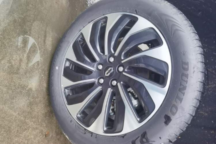 Used Hima AITO M7 2024 1.5T Four-Wheel Drive Plus Version 5 Seats Right Rear Wheel Hub