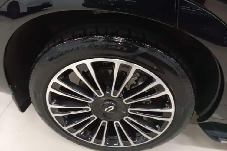 Used Hima AITO M7 2024 1.5T Intelligent Driving 4WD Max Edition 5 Seats Right Rear Wheel Hub