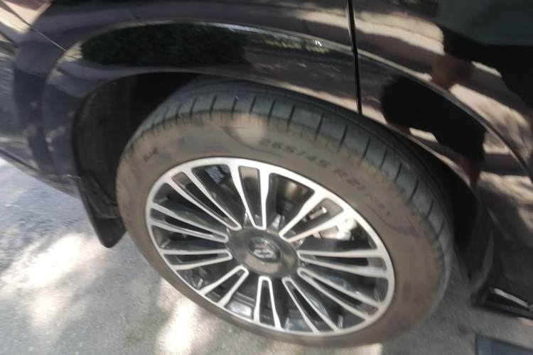 Used Hima AITO M7 2024 1.5T Intelligent Driving Rear-Drive Pro Version 5 Seats Right Rear Wheel Hub
