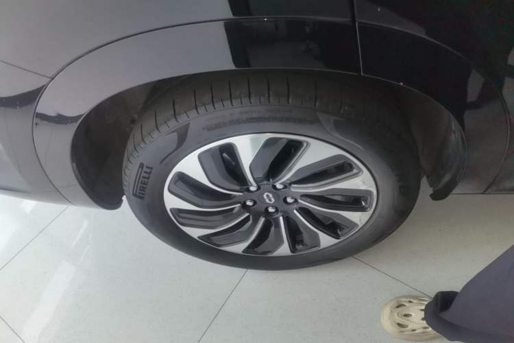 Used Hima AITO M7 2024 1.5T Intelligent Driving Rear-Drive Max Edition 5 Seats Right Rear Wheel Hub